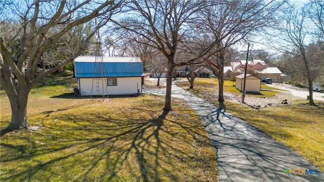 425 River Springs Drive, Seguin, TX 78155