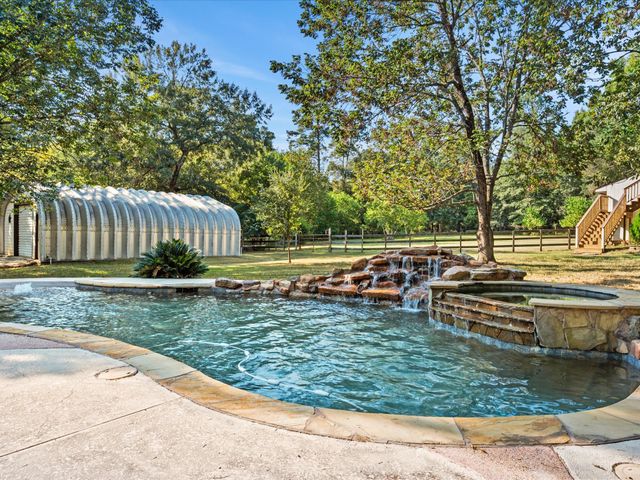 2004 Northshore Drive, Conroe, TX 77304