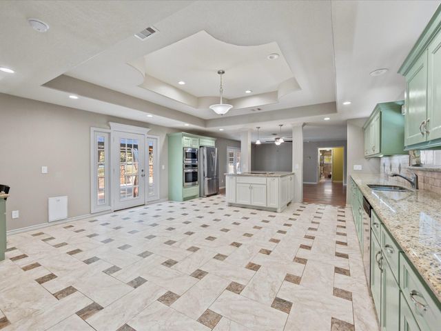 2004 Northshore Drive, Conroe, TX 77304