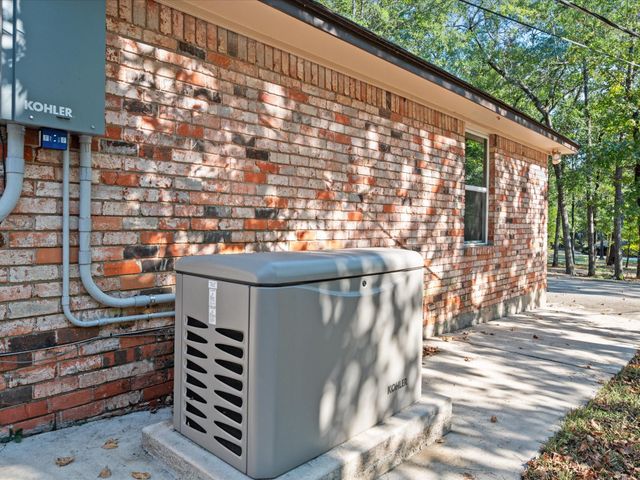 2004 Northshore Drive, Conroe, TX 77304