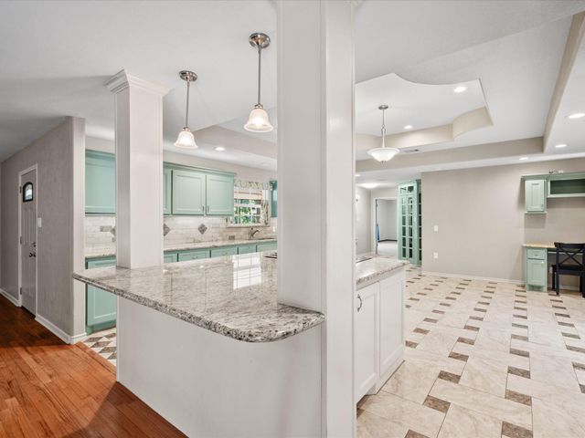 2004 Northshore Drive, Conroe, TX 77304