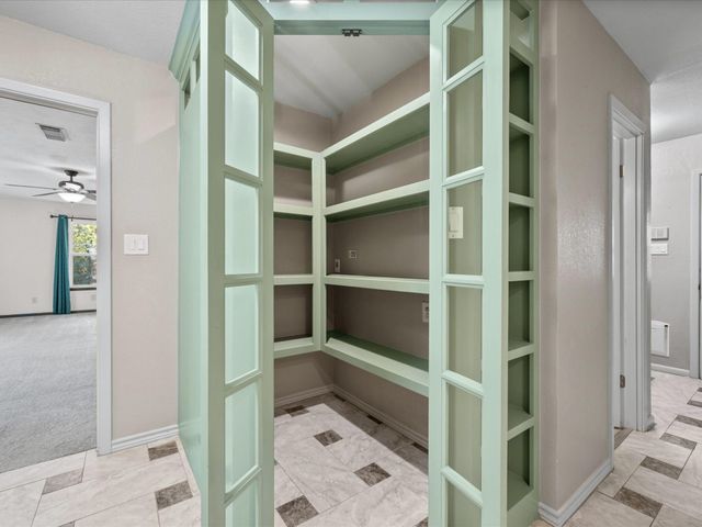 2004 Northshore Drive, Conroe, TX 77304