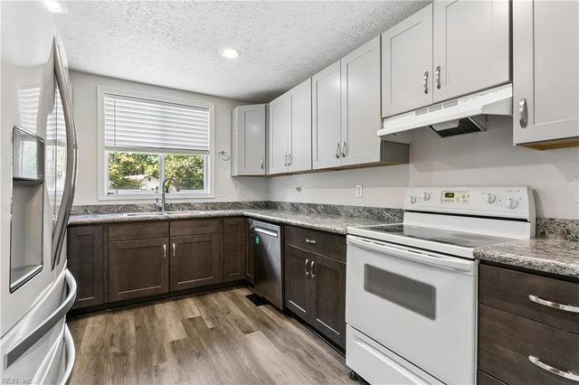 317 Browns LN, Yorktown, VA 23690