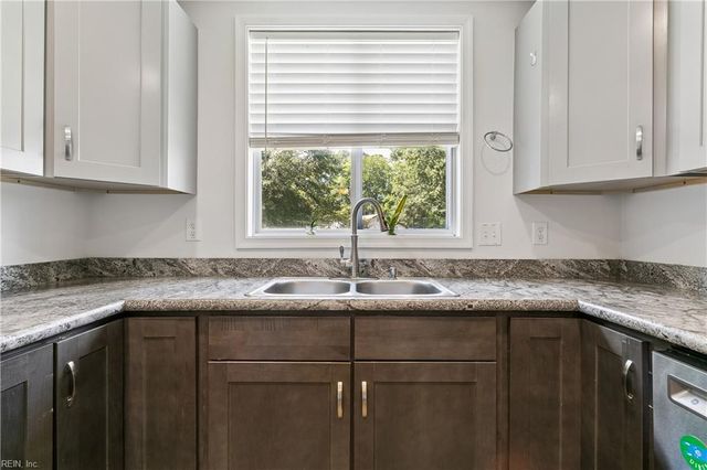 317 Browns LN, Yorktown, VA 23690