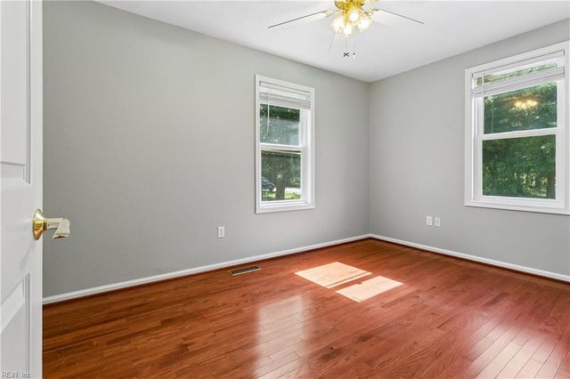 317 Browns LN, Yorktown, VA 23690