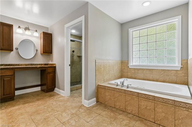 317 Browns LN, Yorktown, VA 23690