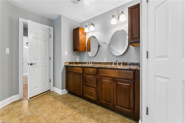 317 Browns LN, Yorktown, VA 23690