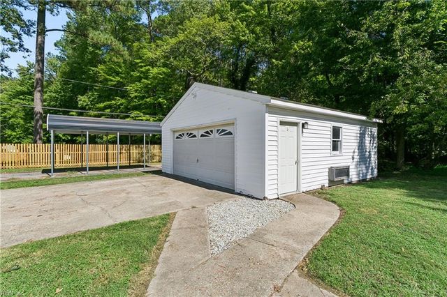 317 Browns LN, Yorktown, VA 23690