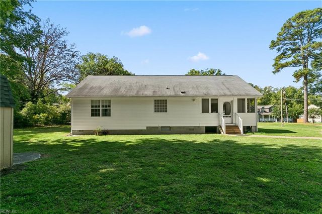 317 Browns LN, Yorktown, VA 23690