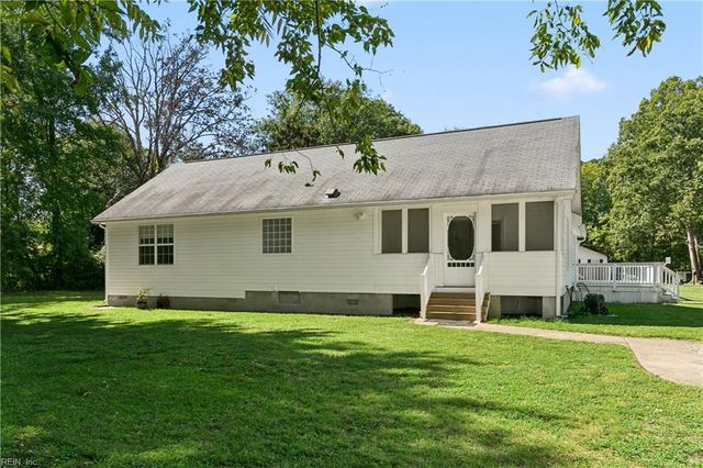 317 Browns LN, Yorktown, VA 23690