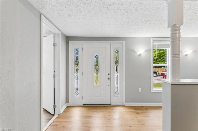 317 Browns LN, Yorktown, VA 23690