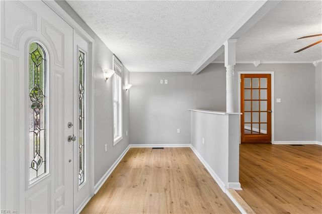 317 Browns LN, Yorktown, VA 23690