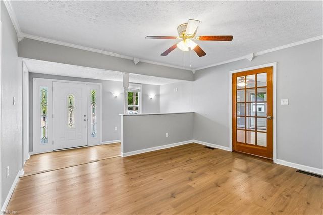 317 Browns LN, Yorktown, VA 23690