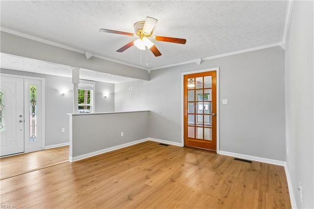 317 Browns LN, Yorktown, VA 23690