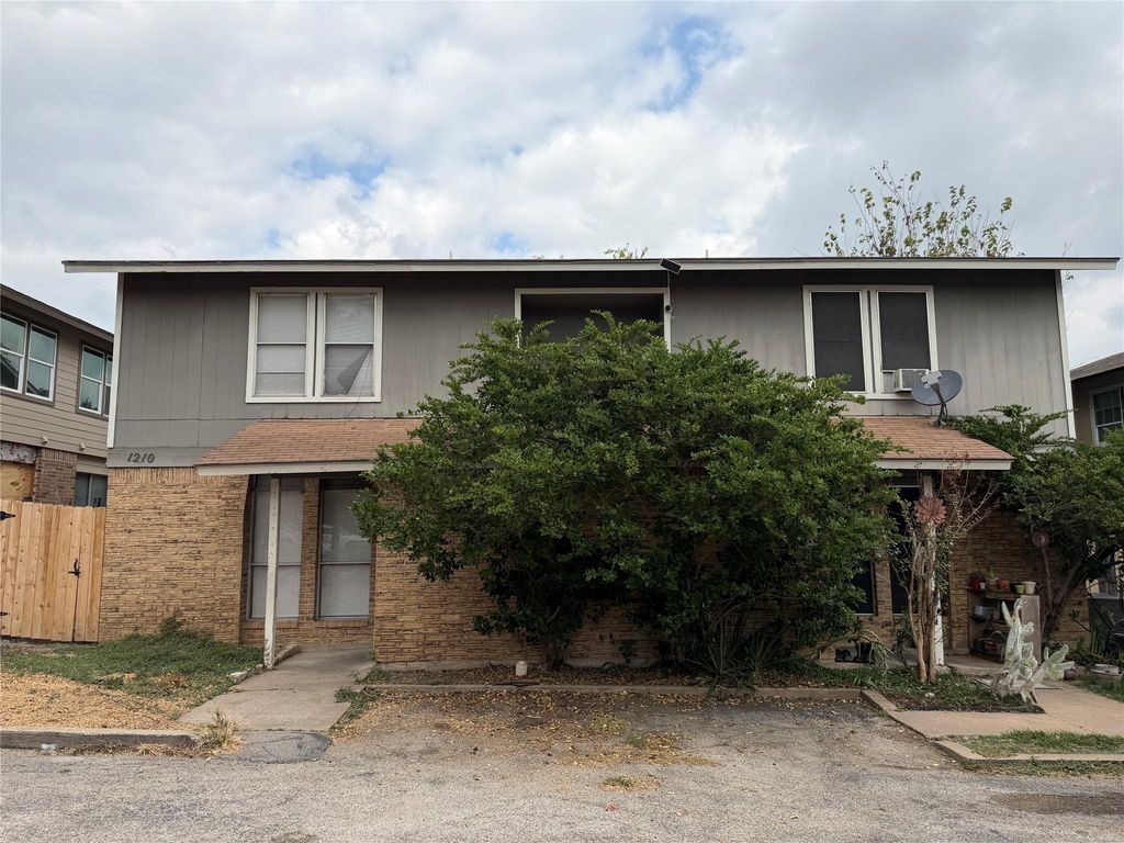 1210 Southport DR B, Austin, TX 78704
