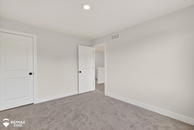 8080 Peninsula Circle, Grand Blanc, MI 48439