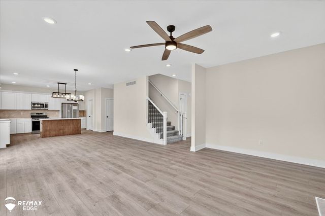 8080 Peninsula Circle, Grand Blanc, MI 48439