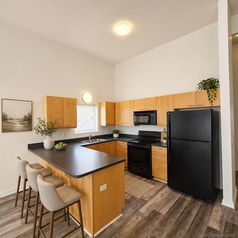 90 Clinton Street, Mt Clemens, MI 48043
