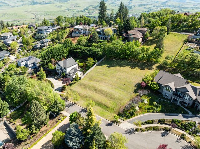 168 Sunnyview Street, Ashland, OR 97520