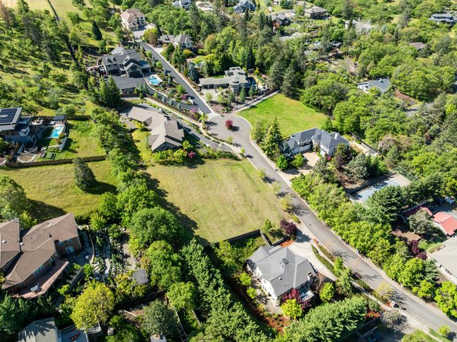 168 Sunnyview Street, Ashland, OR 97520