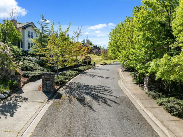 168 Sunnyview Street, Ashland, OR 97520