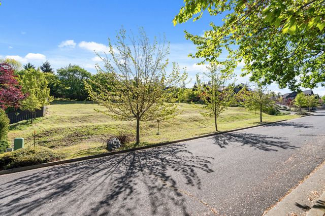 168 Sunnyview Street, Ashland, OR 97520