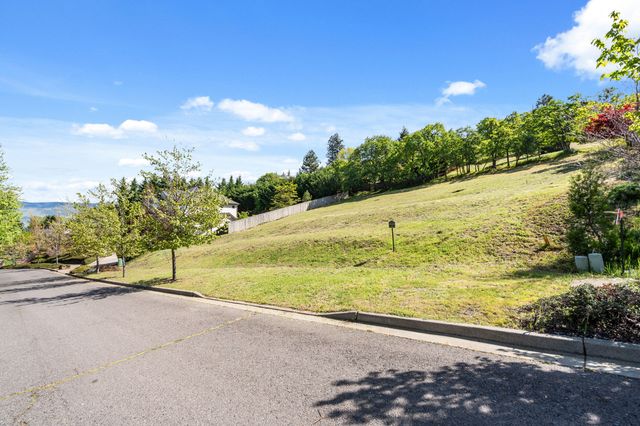 168 Sunnyview Street, Ashland, OR 97520