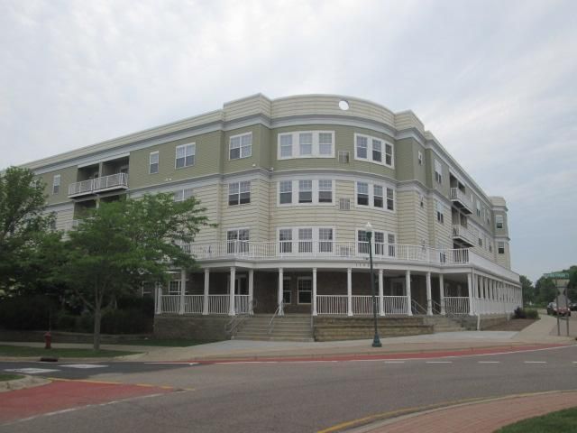 114200 Hundertmark Road 209, Chaska, MN 55318