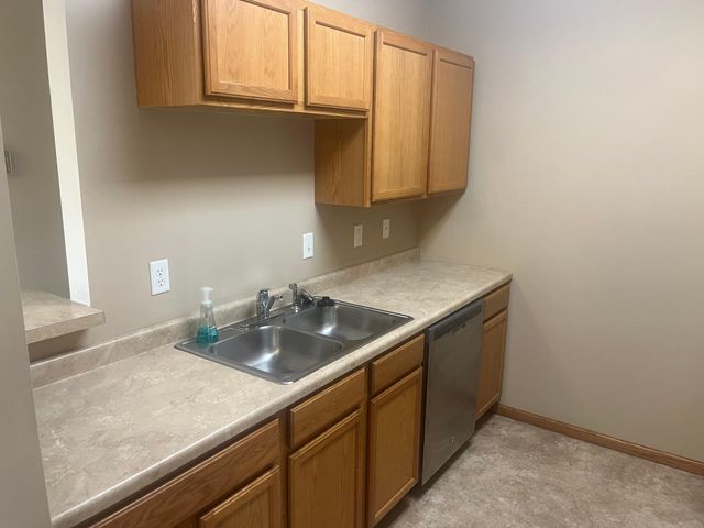 114200 Hundertmark Road 209, Chaska, MN 55318