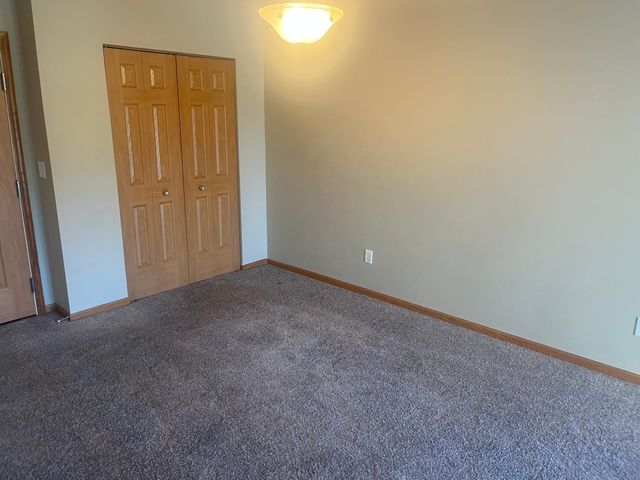 114200 Hundertmark Road 209, Chaska, MN 55318