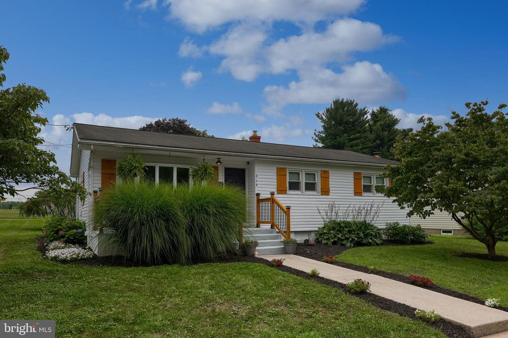 314 QUITTAPAHILLA DR, Lebanon, PA 17042