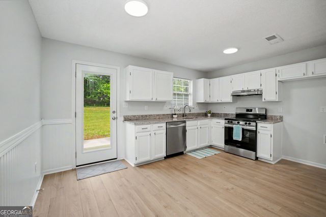 613 Coan Drive, Locust Grove, GA 30248