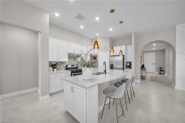 19649 Aqua View LN, Estero, FL 33913