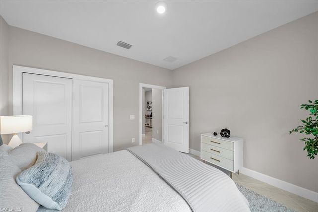 19649 Aqua View LN, Estero, FL 33913