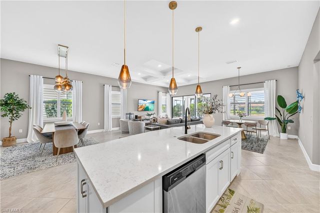 19649 Aqua View LN, Estero, FL 33913
