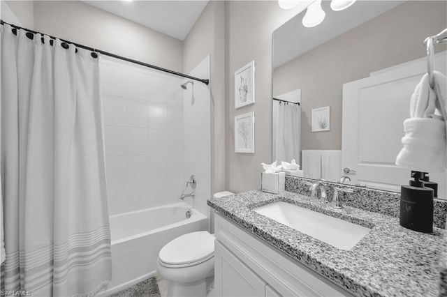 19649 Aqua View LN, Estero, FL 33913