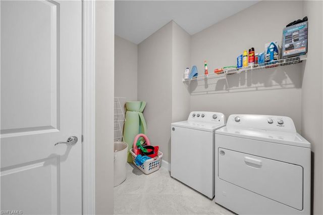 19649 Aqua View LN, Estero, FL 33913
