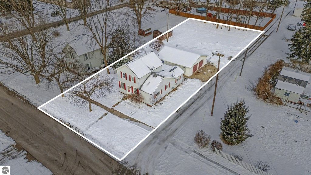 Image 20 of property listing at 326 W Emerson Street, Ithaca, MI 48847