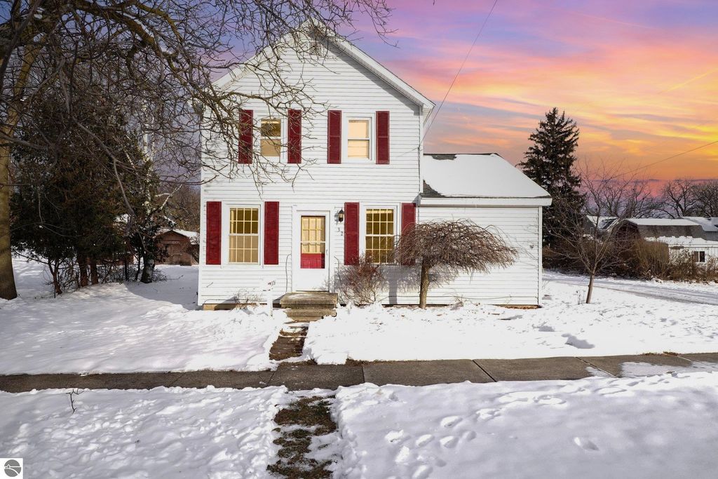 Image 21 of property listing at 326 W Emerson Street, Ithaca, MI 48847