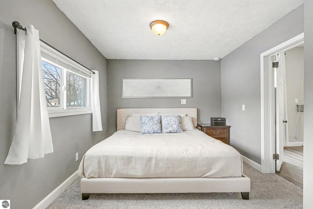 Image 8 of property listing at 326 W Emerson Street, Ithaca, MI 48847