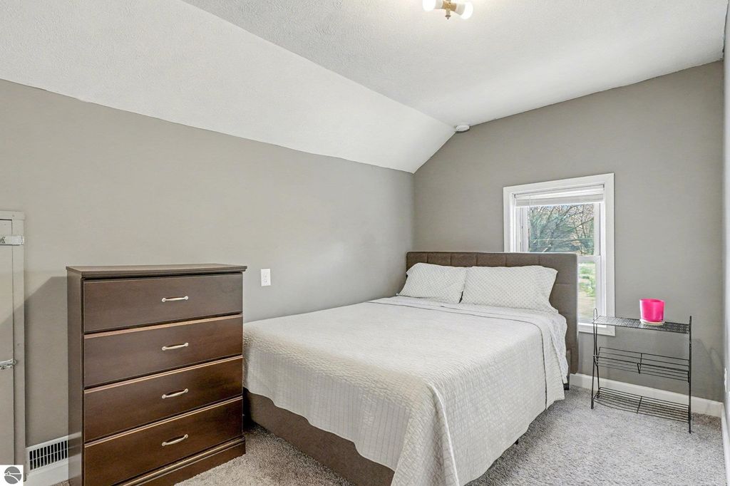 Image 9 of property listing at 326 W Emerson Street, Ithaca, MI 48847