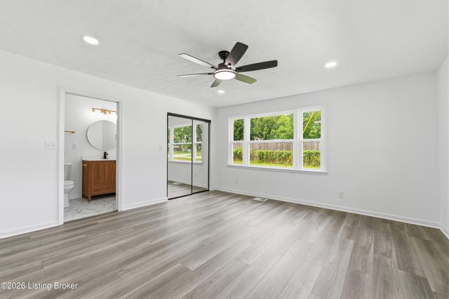 7712 3rd Street Rd, Louisville, KY 40214