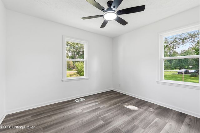 7712 3rd Street Rd, Louisville, KY 40214