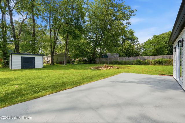 7712 3rd Street Rd, Louisville, KY 40214