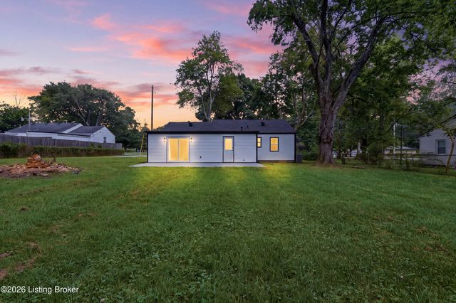7712 3rd Street Rd, Louisville, KY 40214