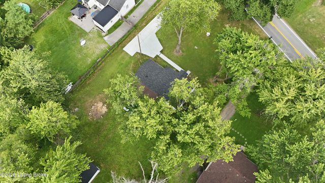 7712 3rd Street Rd, Louisville, KY 40214