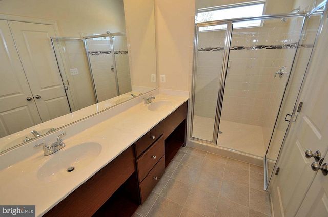 22816 BREEZY HOLLOW DR, Brambleton, VA 20148