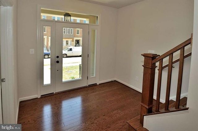 22816 BREEZY HOLLOW DR, Brambleton, VA 20148