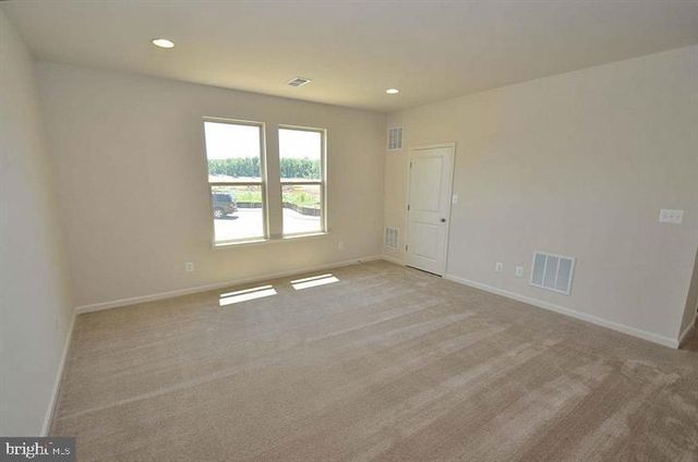 22816 BREEZY HOLLOW DR, Brambleton, VA 20148