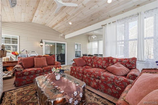 5784 Willow Creek Lane, Cambria, NY 14132